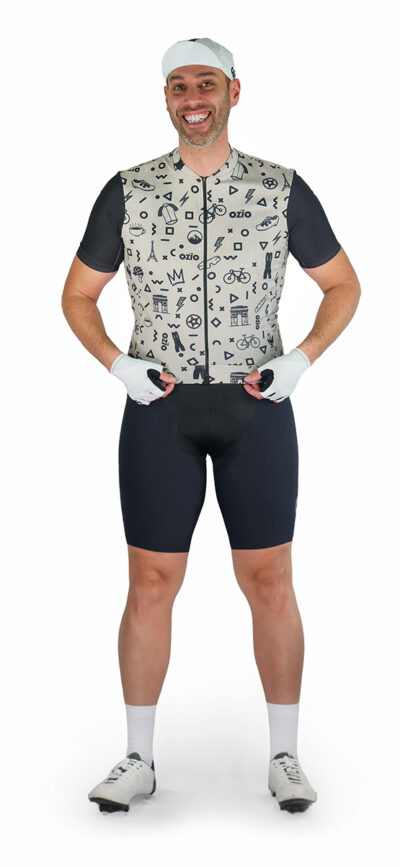 Maillot de cycliste beige et cuissard noir
